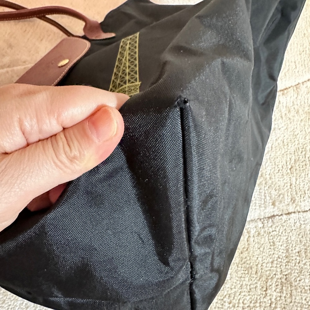 Longchamp Black Tote with Gold Eiffel Tower Design - Picture 4 of 7
